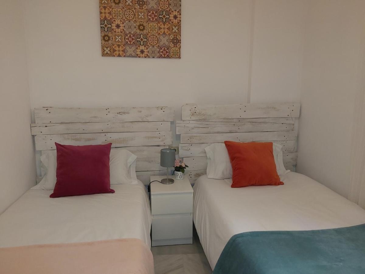 Apartamento San Luis. Plaza De Parking Gratis!!! Seville Ngoại thất bức ảnh