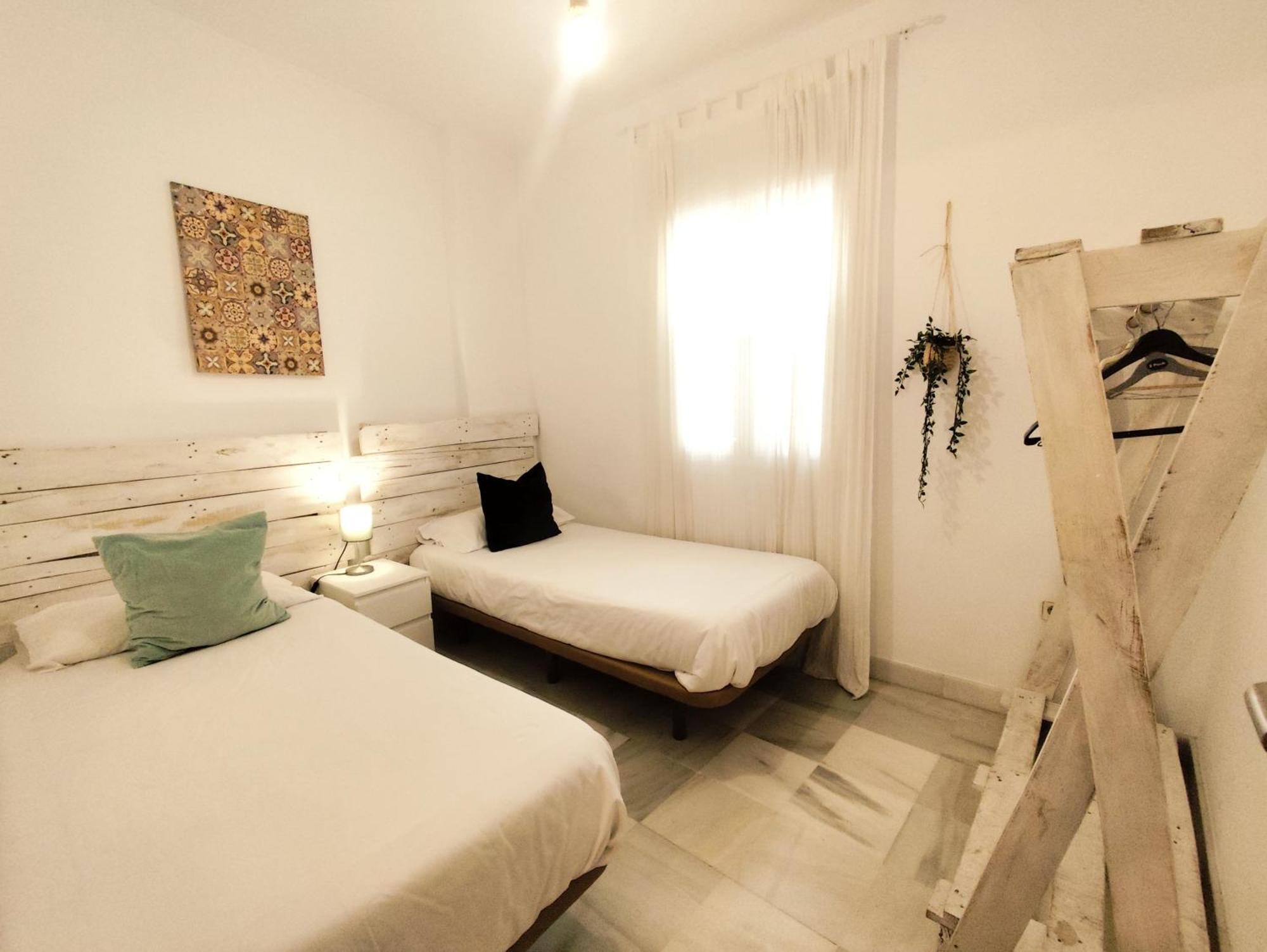 Apartamento San Luis. Plaza De Parking Gratis!!! Seville Ngoại thất bức ảnh